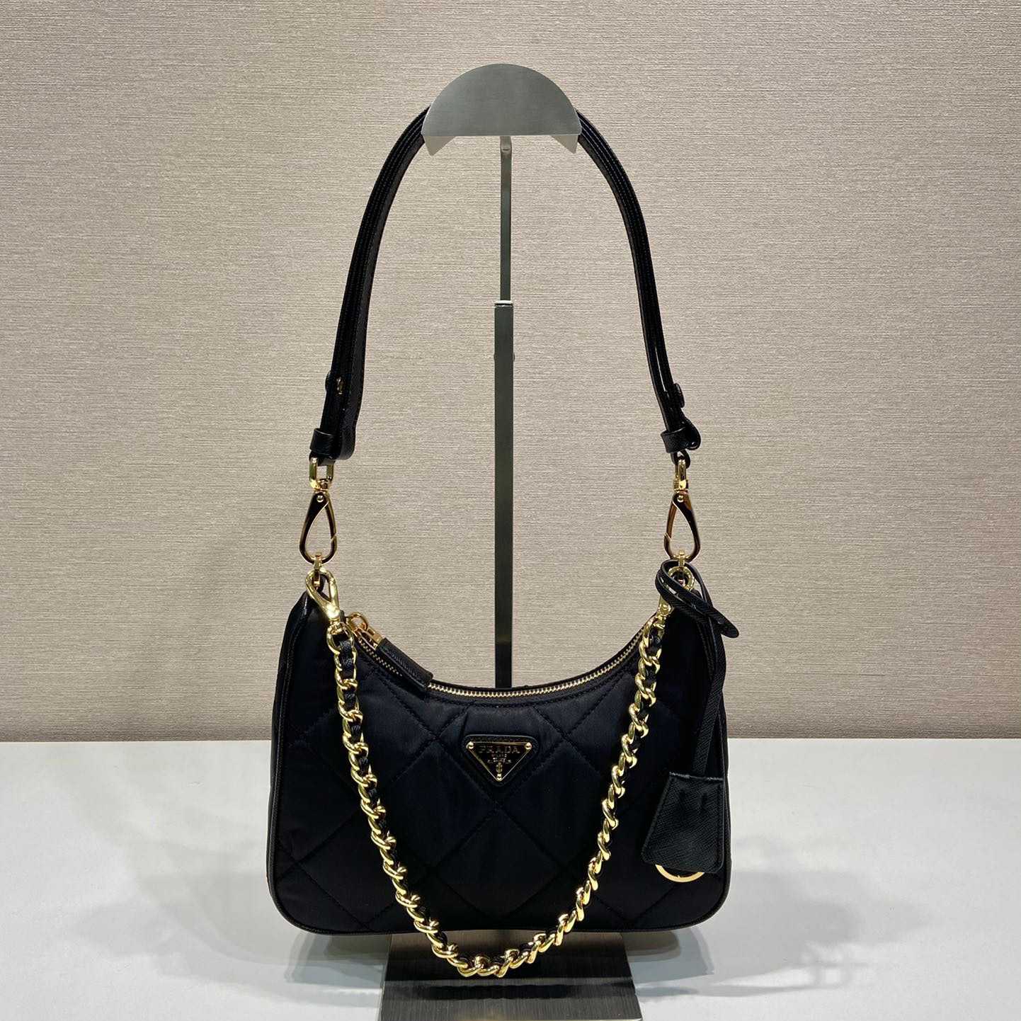 Prada Re-Edition 1995 Chaîne Re-Nylon Mini-bag - FashionPlug