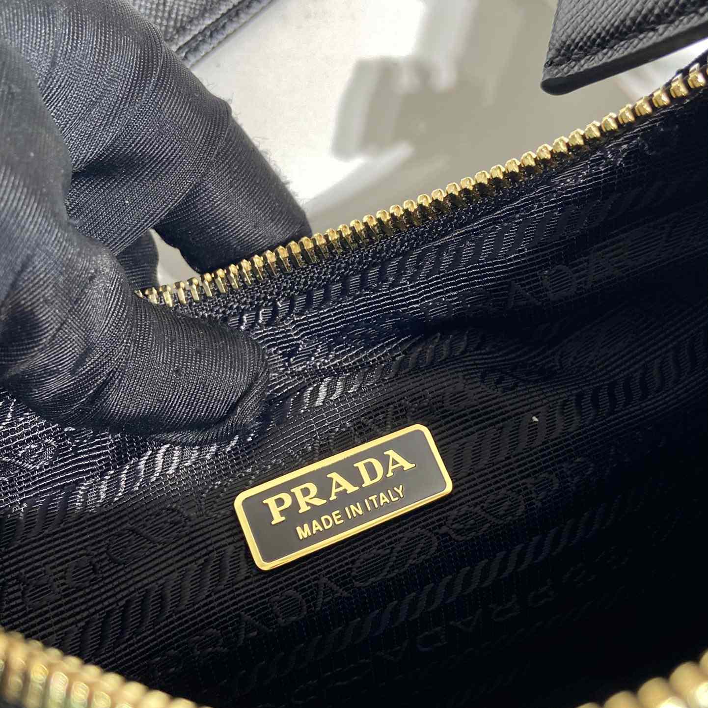 Prada Re-Edition 1995 Chaîne Re-Nylon Mini-bag - FashionPlug