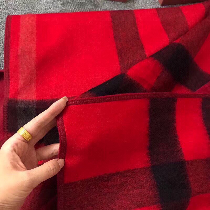Burberry Charlotte Reversible Wool Felt Cape    140*140cm - FashionPlug