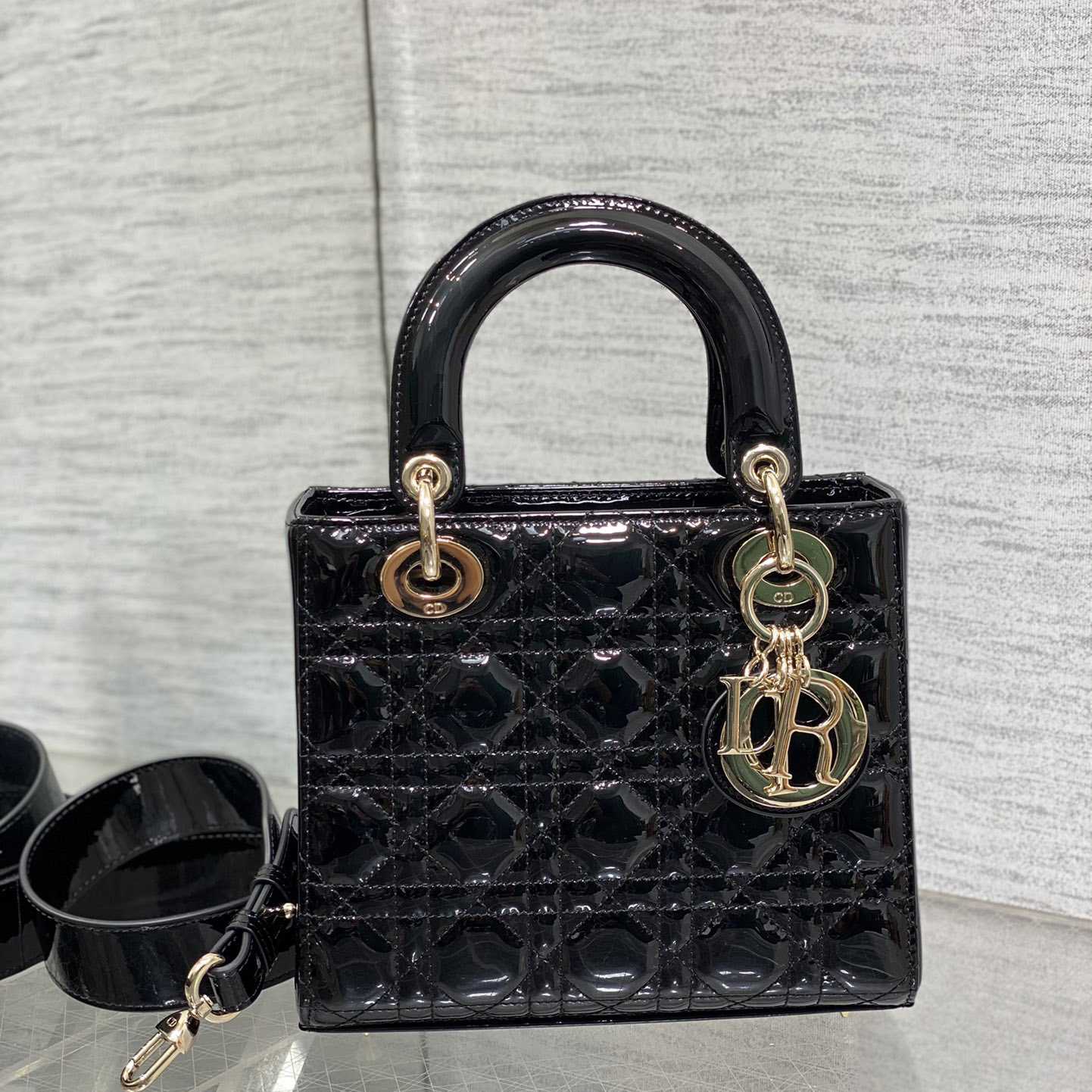 Dior  Lady Dior Bag  20m - FashionPlug