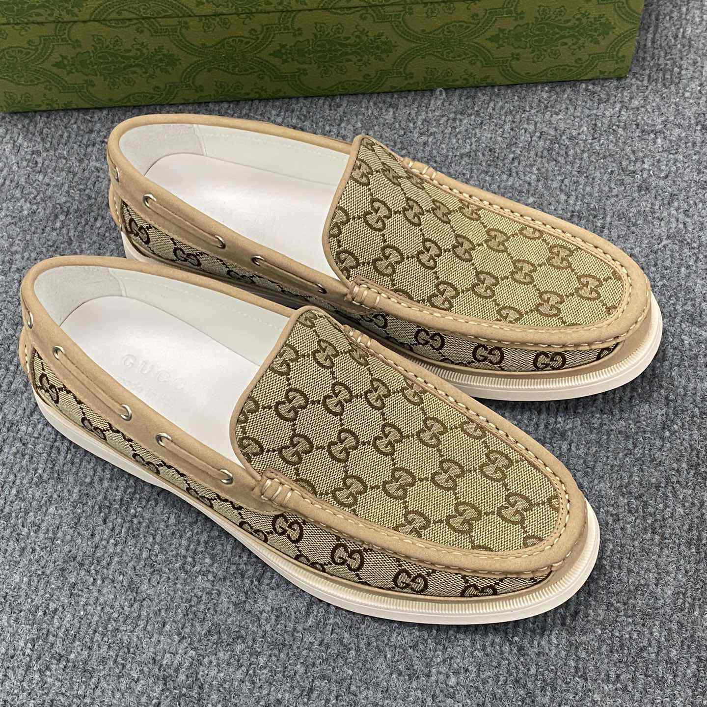 Gucci Men's Original GG Loafer - FashionPlug