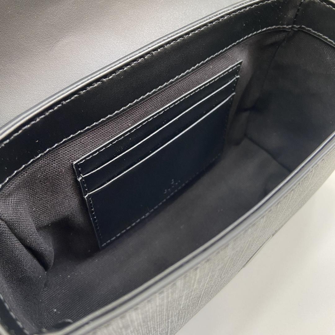 Gucci GG Super Mini Bag - FashionPlug