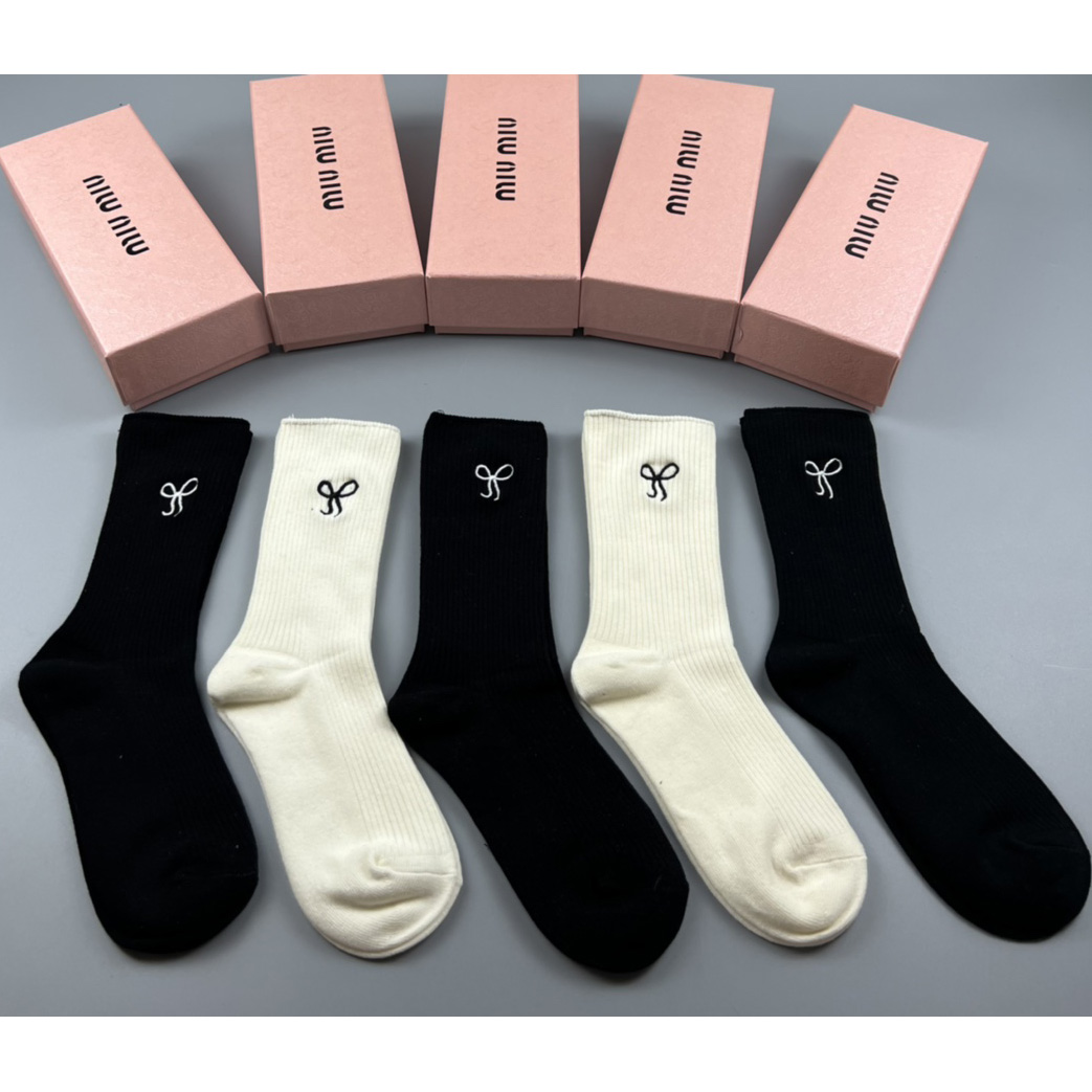 Miu Miu Socks /Box - FashionPlug