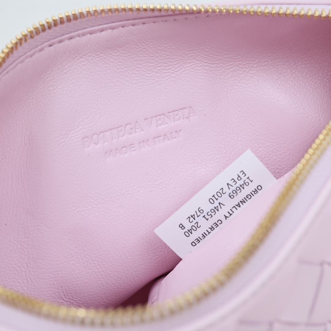 Bottega Veneta Mini Wallace - FashionPlug
