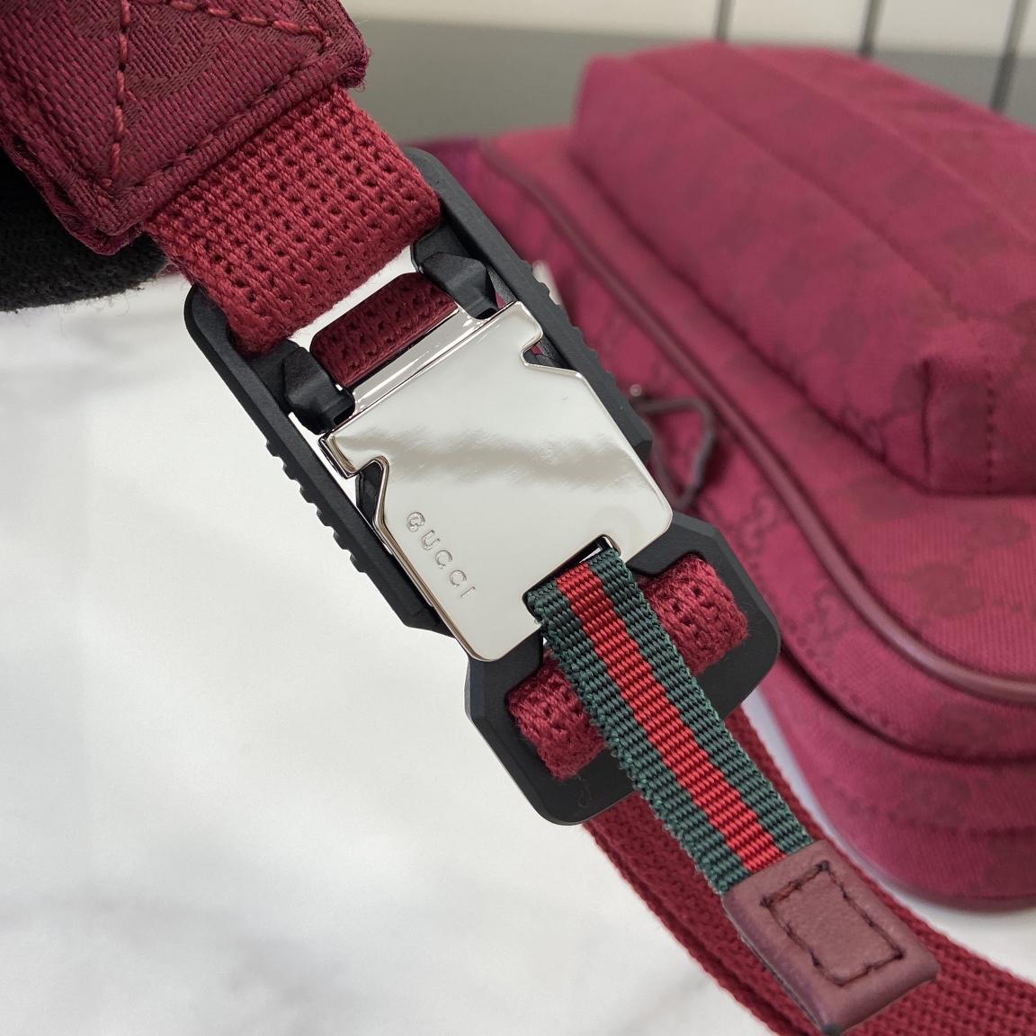 Gucci Small GG Crossbody Bag - FashionPlug