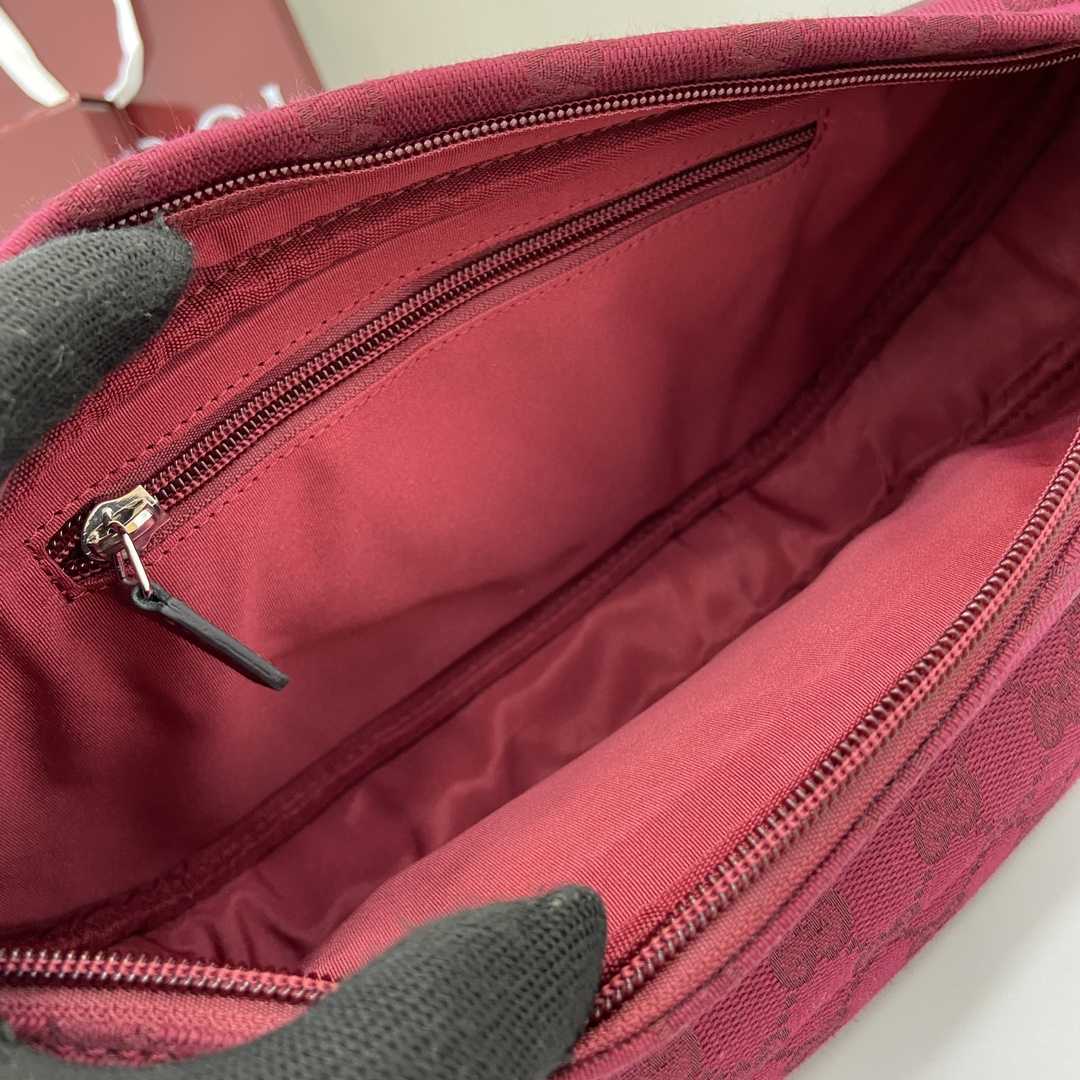 Gucci Small GG Crossbody Bag - FashionPlug