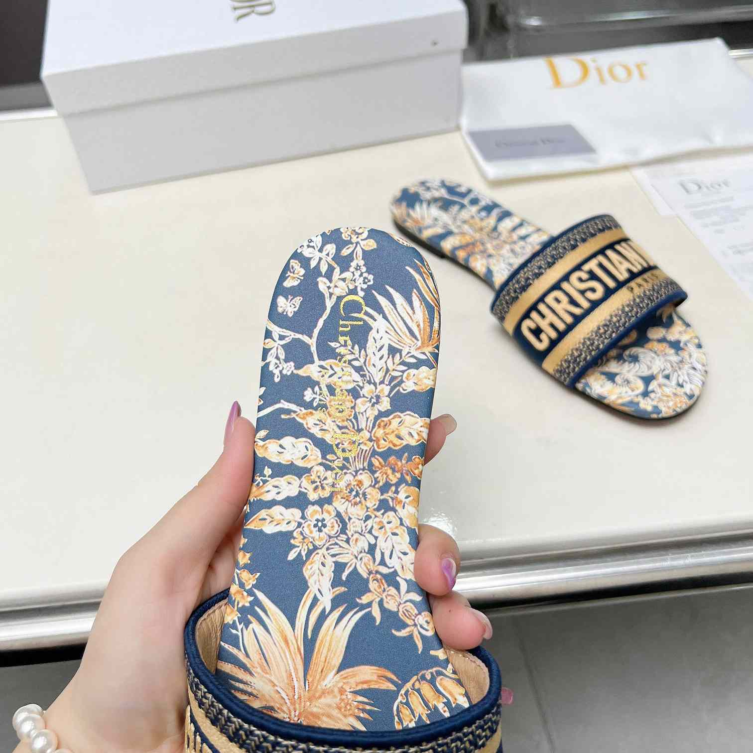 Dior Dway Slide - FashionPlug