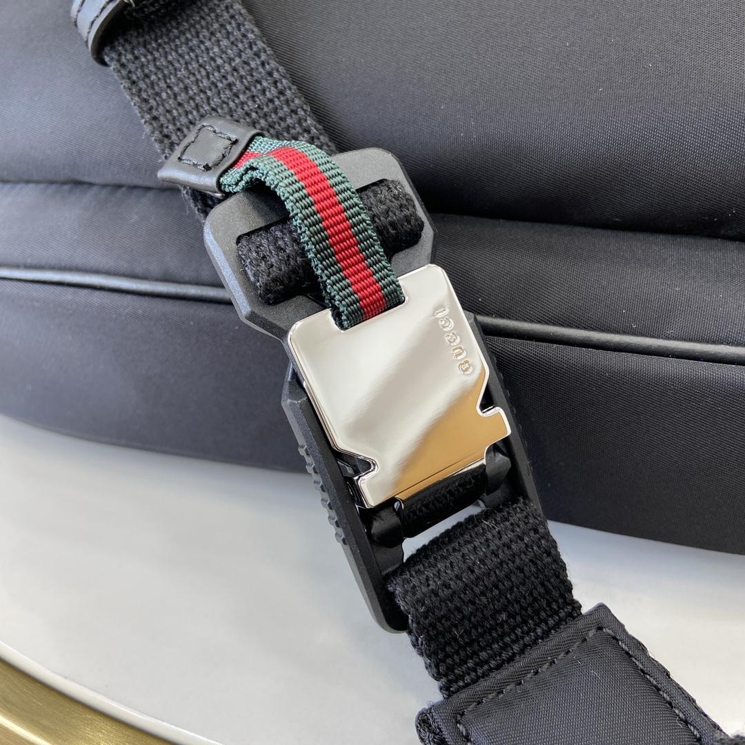 Gucci Small Crossbody Bag With Gucci Logo - FashionPlug