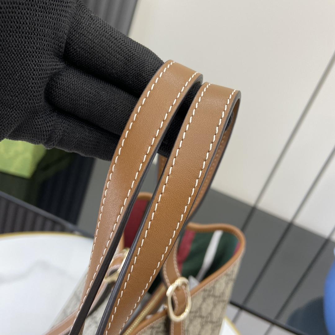 Gucci GG Emblem Medium Tote Bag - FashionPlug