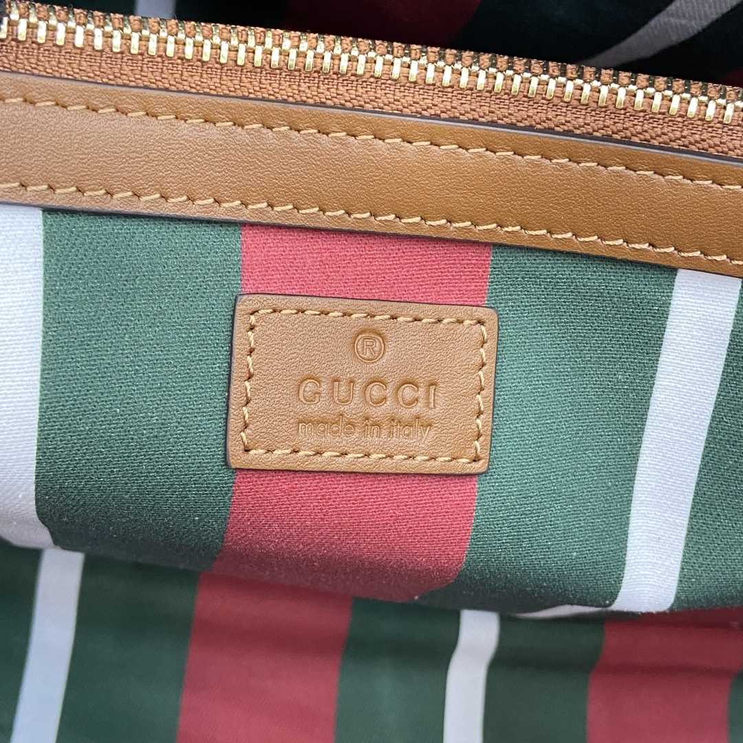 Gucci GG Emblem Medium Tote Bag - FashionPlug