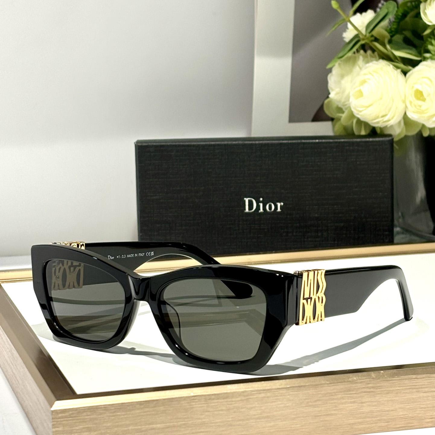 Dior MissDior S1I Black Rectangular Sunglasses - FashionPlug