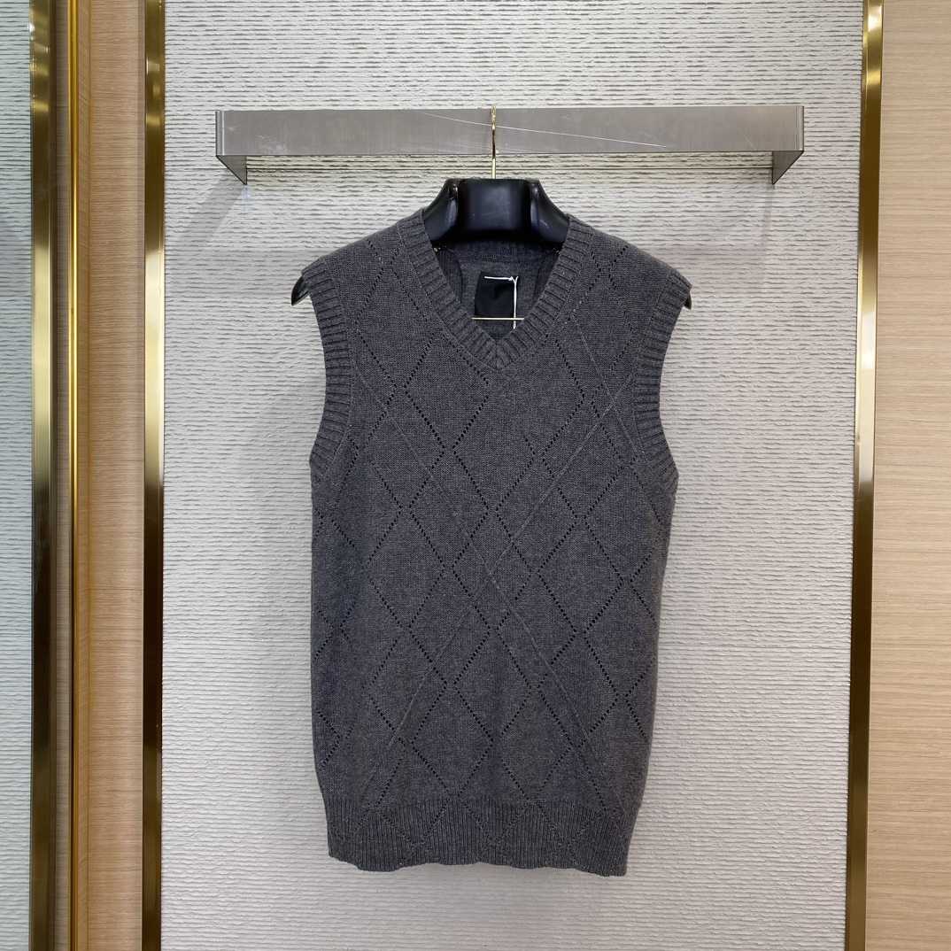 Givenchy Cropped Sweater In Wool - FashionPlug
