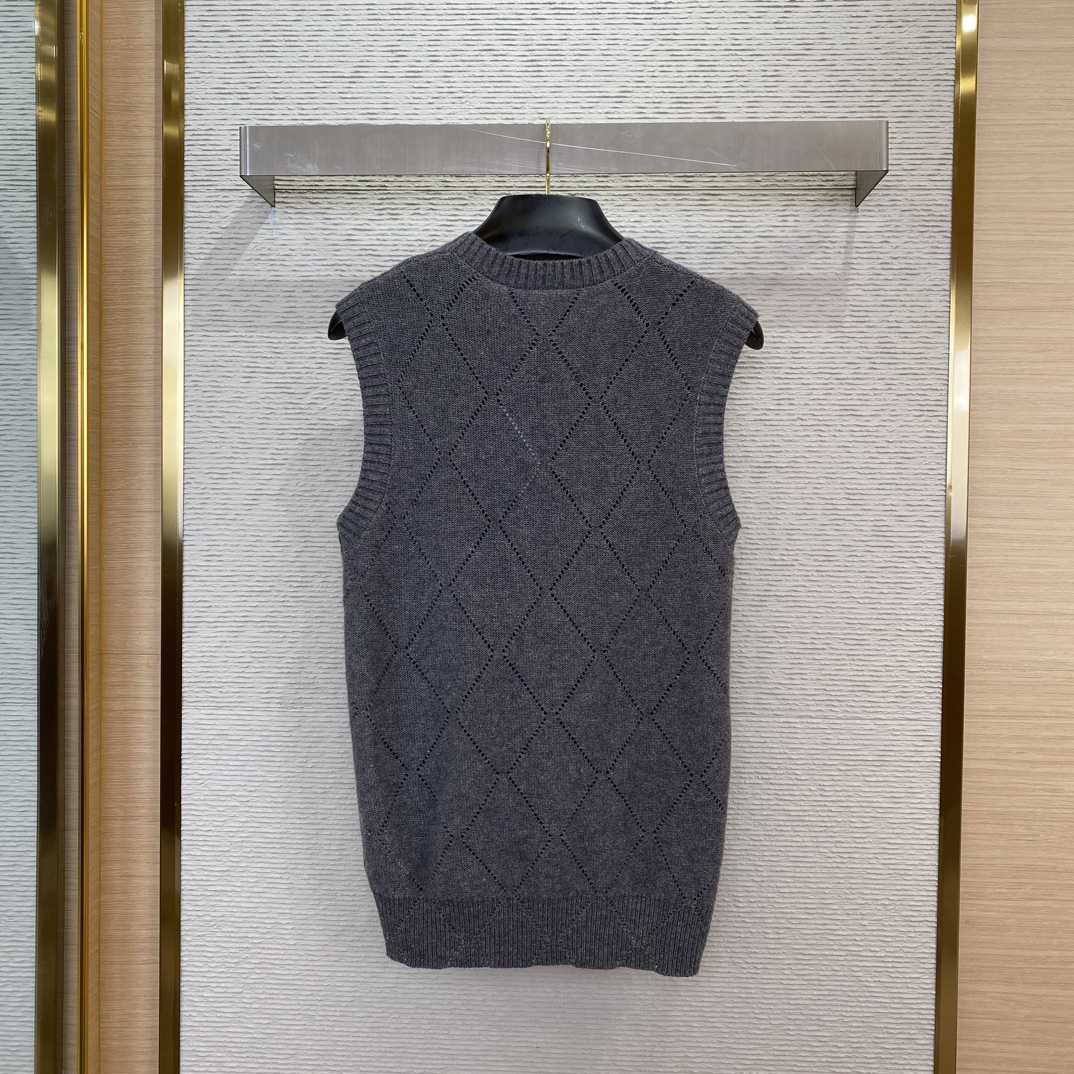 Givenchy Cropped Sweater In Wool - FashionPlug