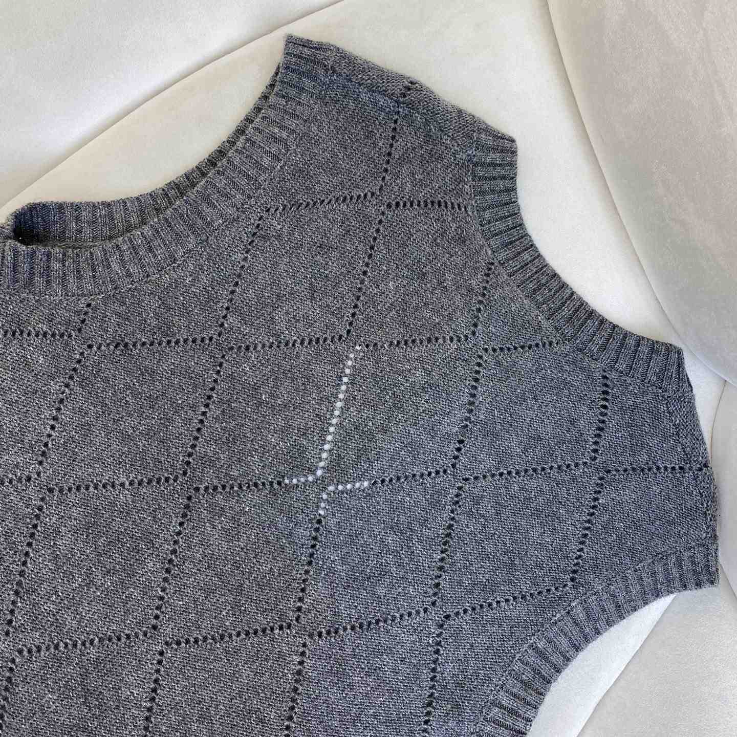 Givenchy Cropped Sweater In Wool - FashionPlug