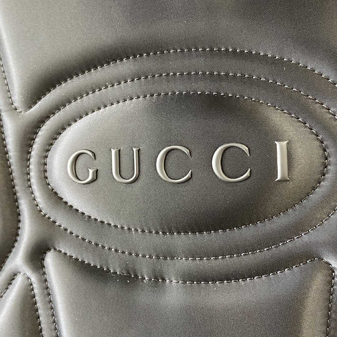Gucci Large Backpack With Gucci Logo - FashionPlug