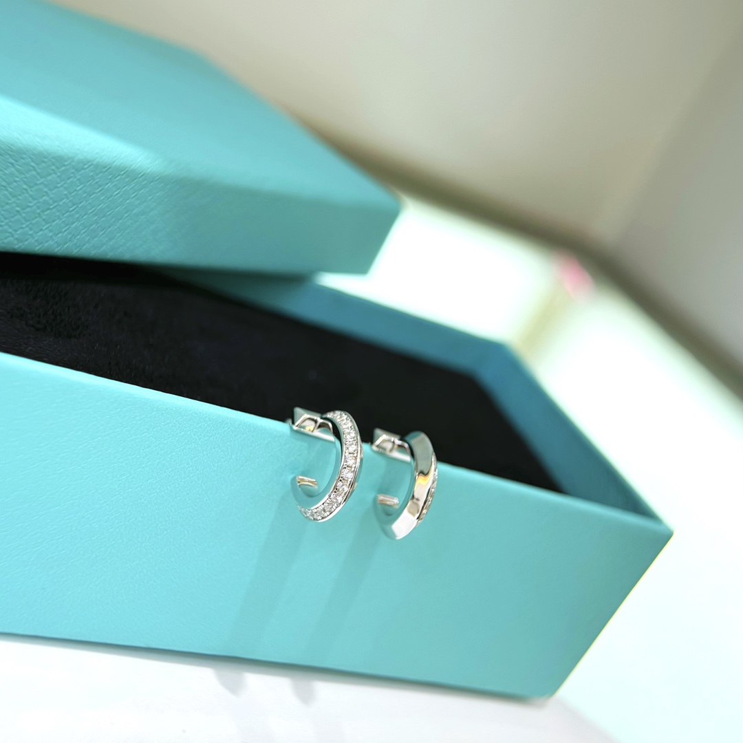 Tiffany & Co. White Gold Earrings - FashionPlug