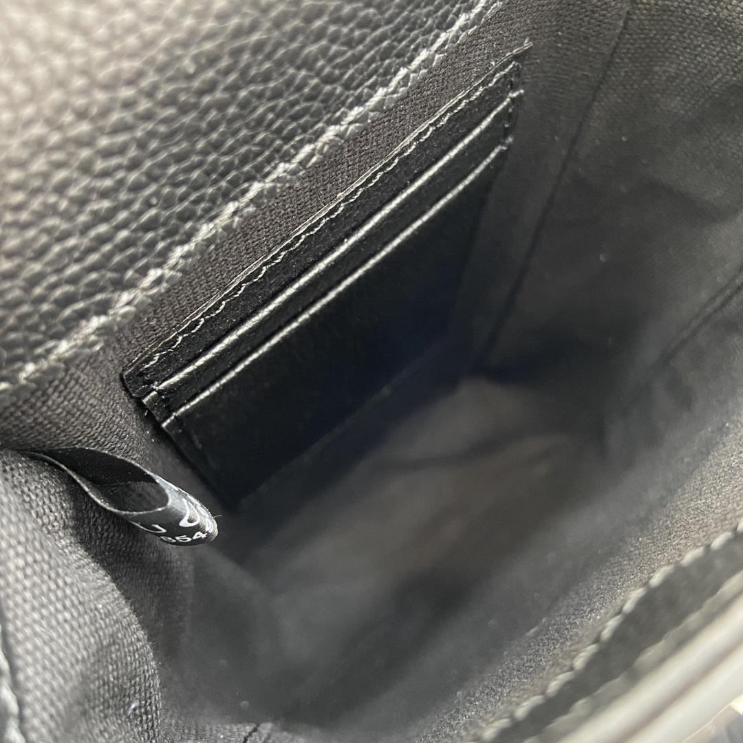 Gucci  Super Mini Crossbody Bag - FashionPlug