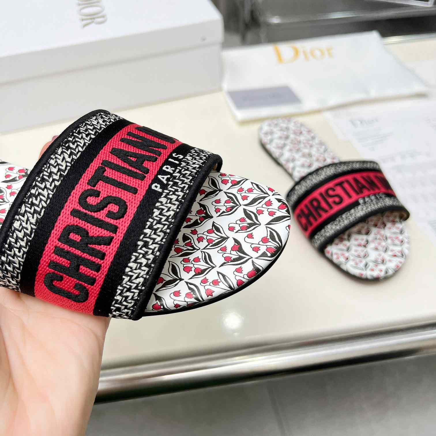 Dior Dioramour Dway Slide - FashionPlug