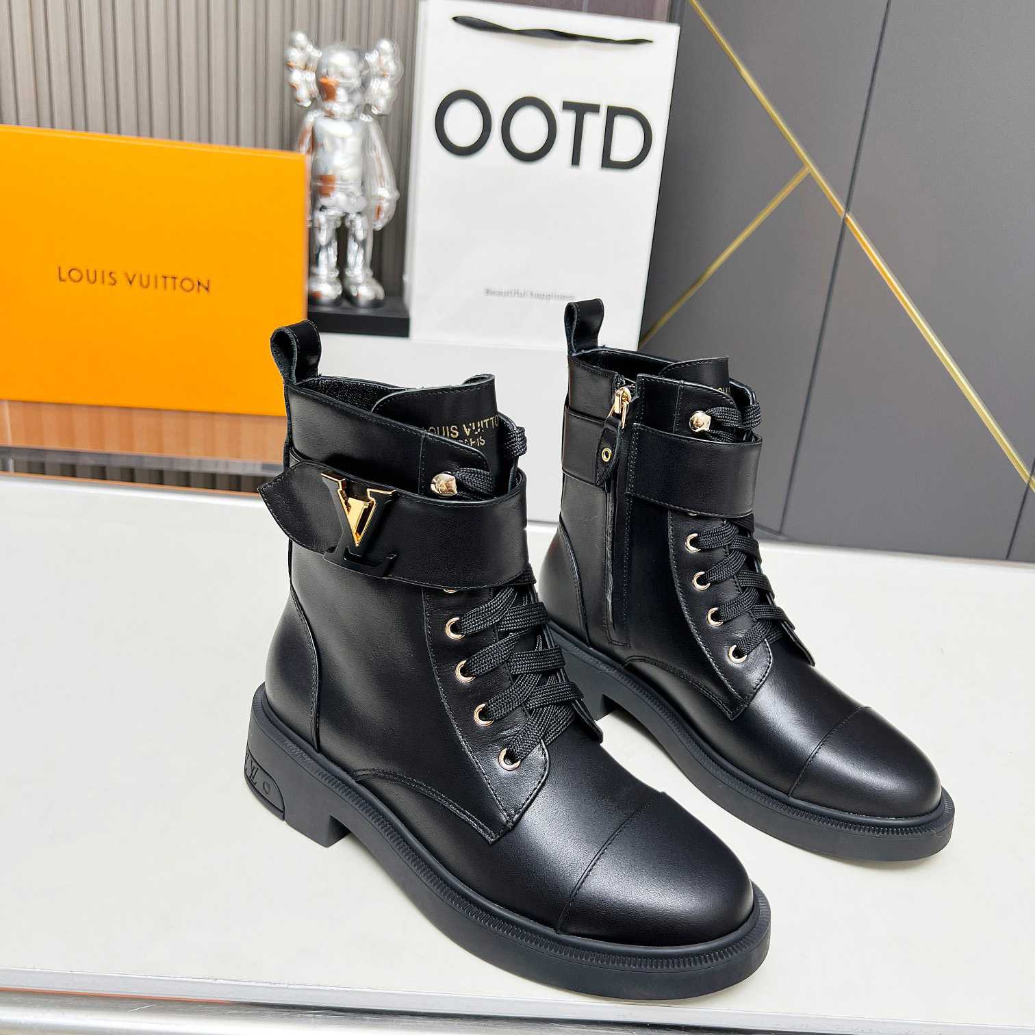 Louis Vuitton Citizen Flat Ranger Boot    1ADCJ6 - FashionPlug