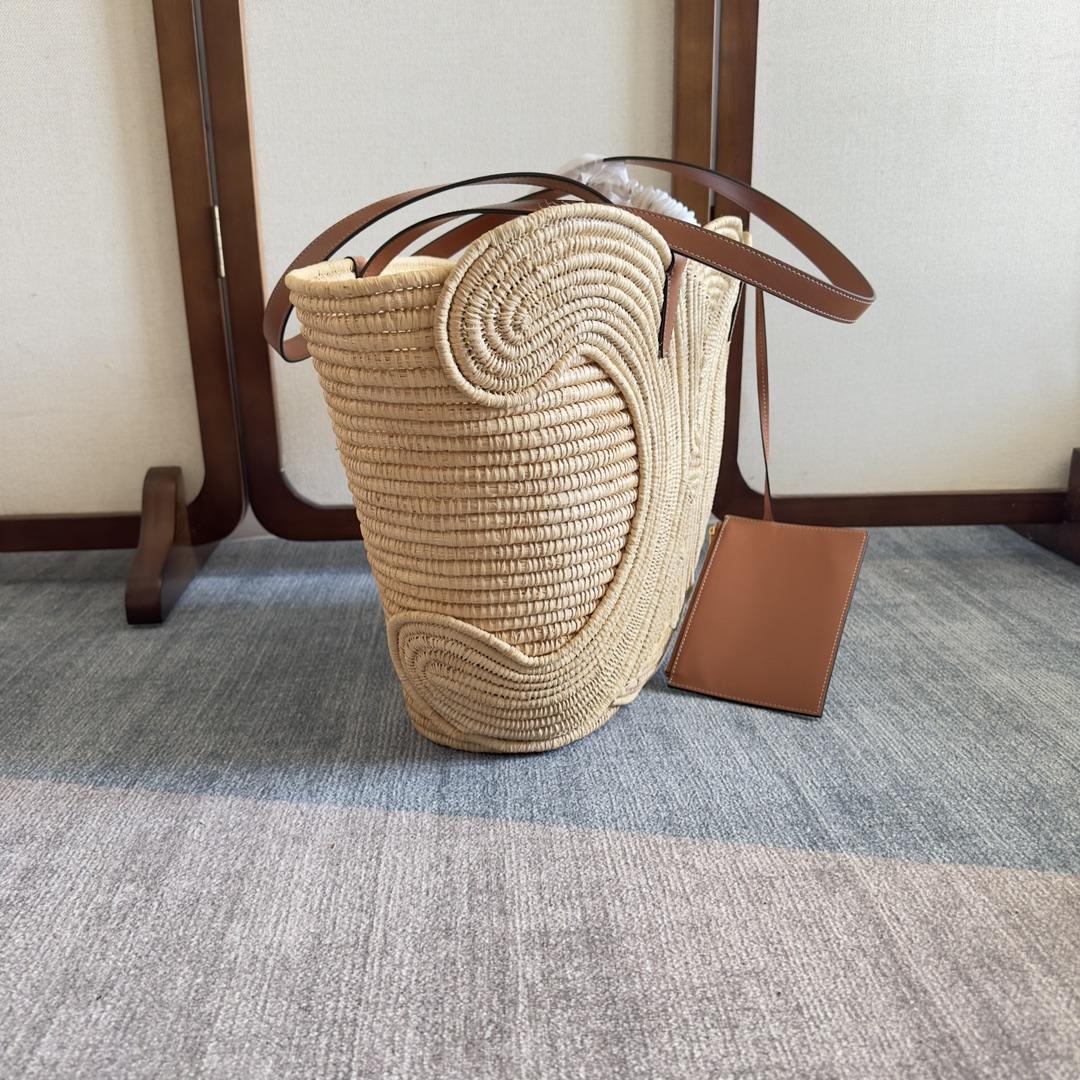 Celine Classic Panier Medium Braided Triomphe In Raffia And Calfskin - FashionPlug