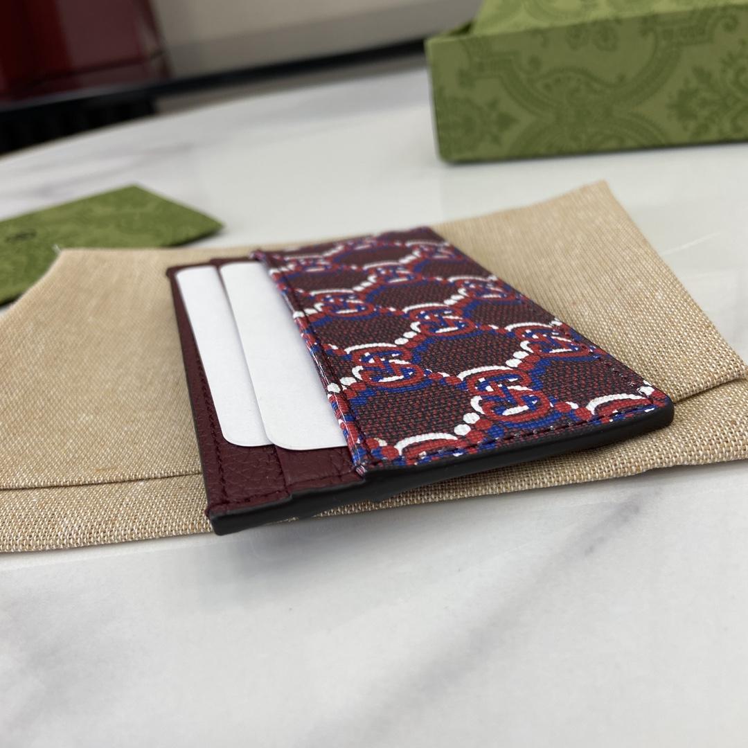 Gucci Card Case With GG Shadow - FashionPlug
