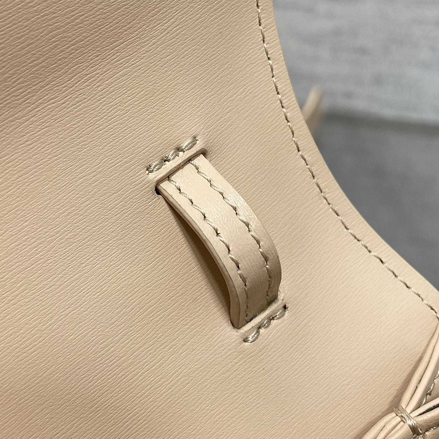 Dior Medium 30 Montaigne Avenue Top Handle Bag - FashionPlug