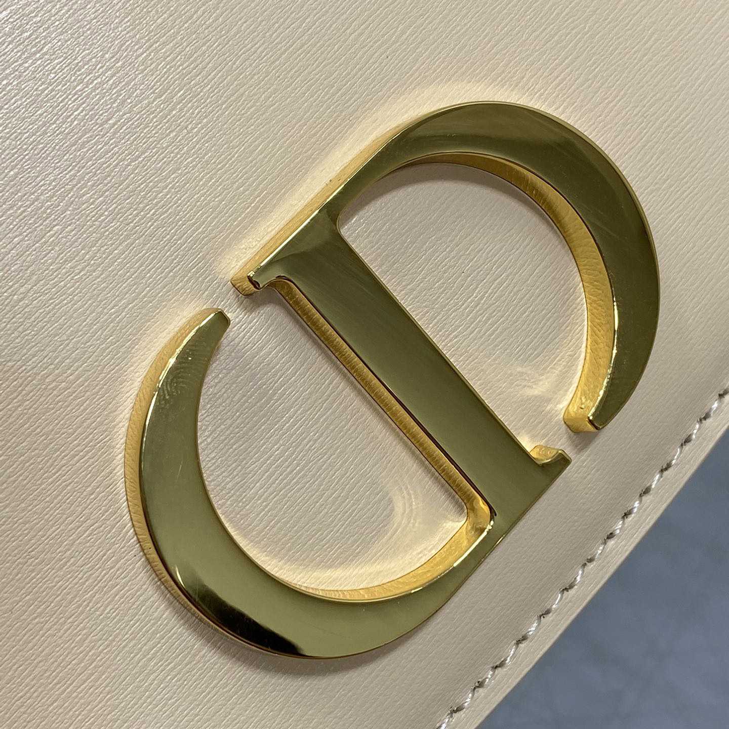 Dior Medium 30 Montaigne Avenue Top Handle Bag - FashionPlug