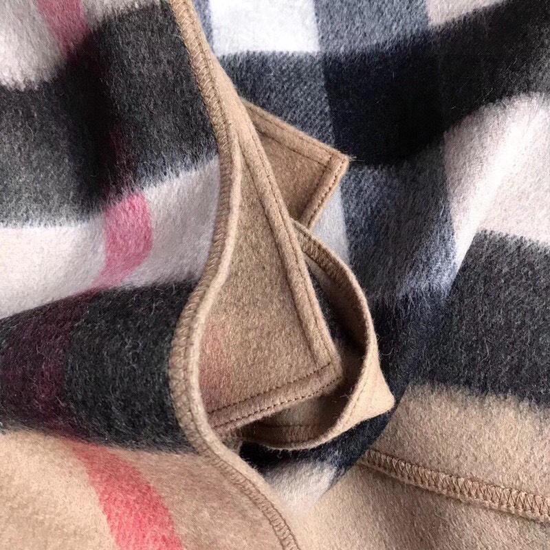 Burberry Charlotte Reversible Wool Felt Cape    140*140cm - FashionPlug