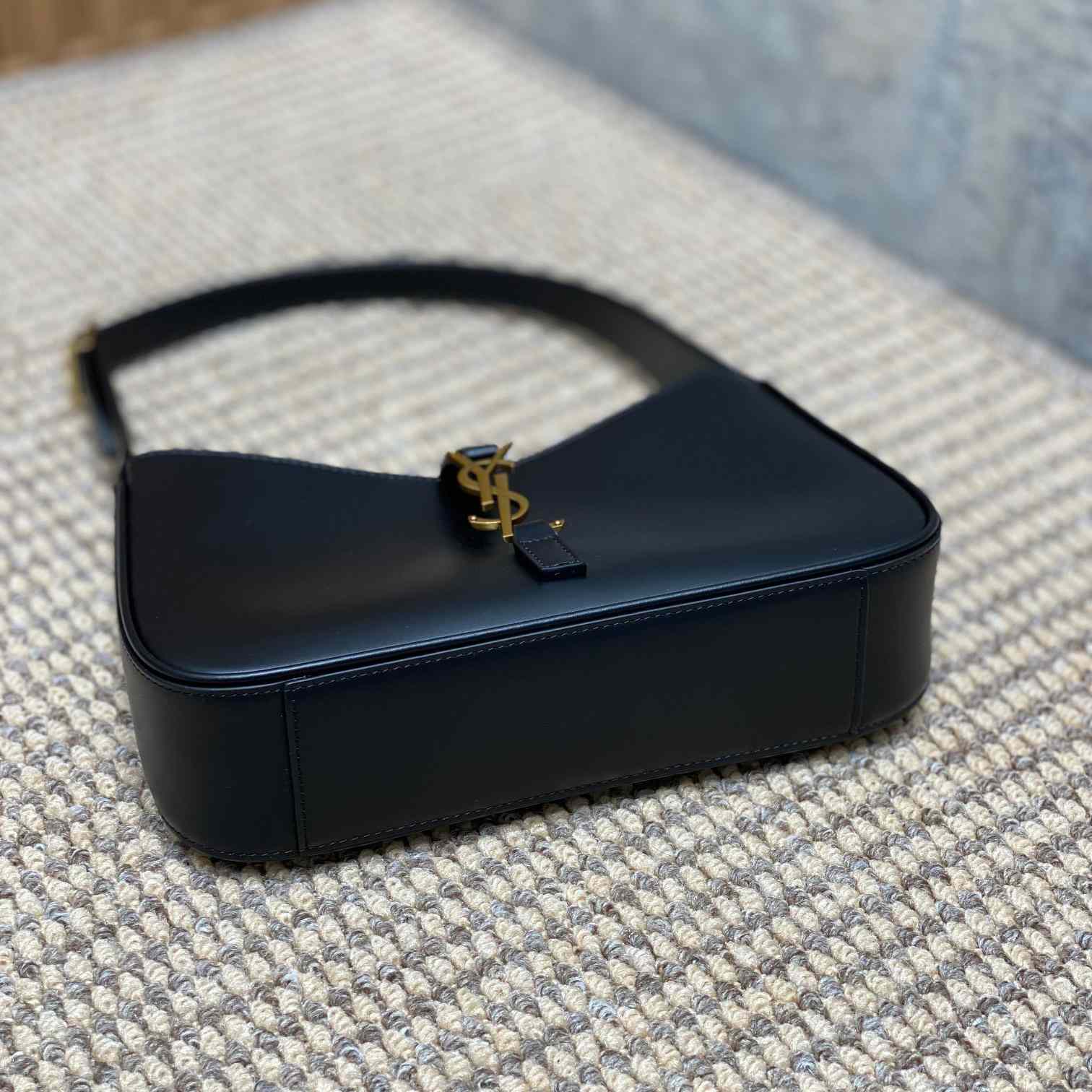Saint Laurent Le 5 À 7 In Smooth Leather - FashionPlug