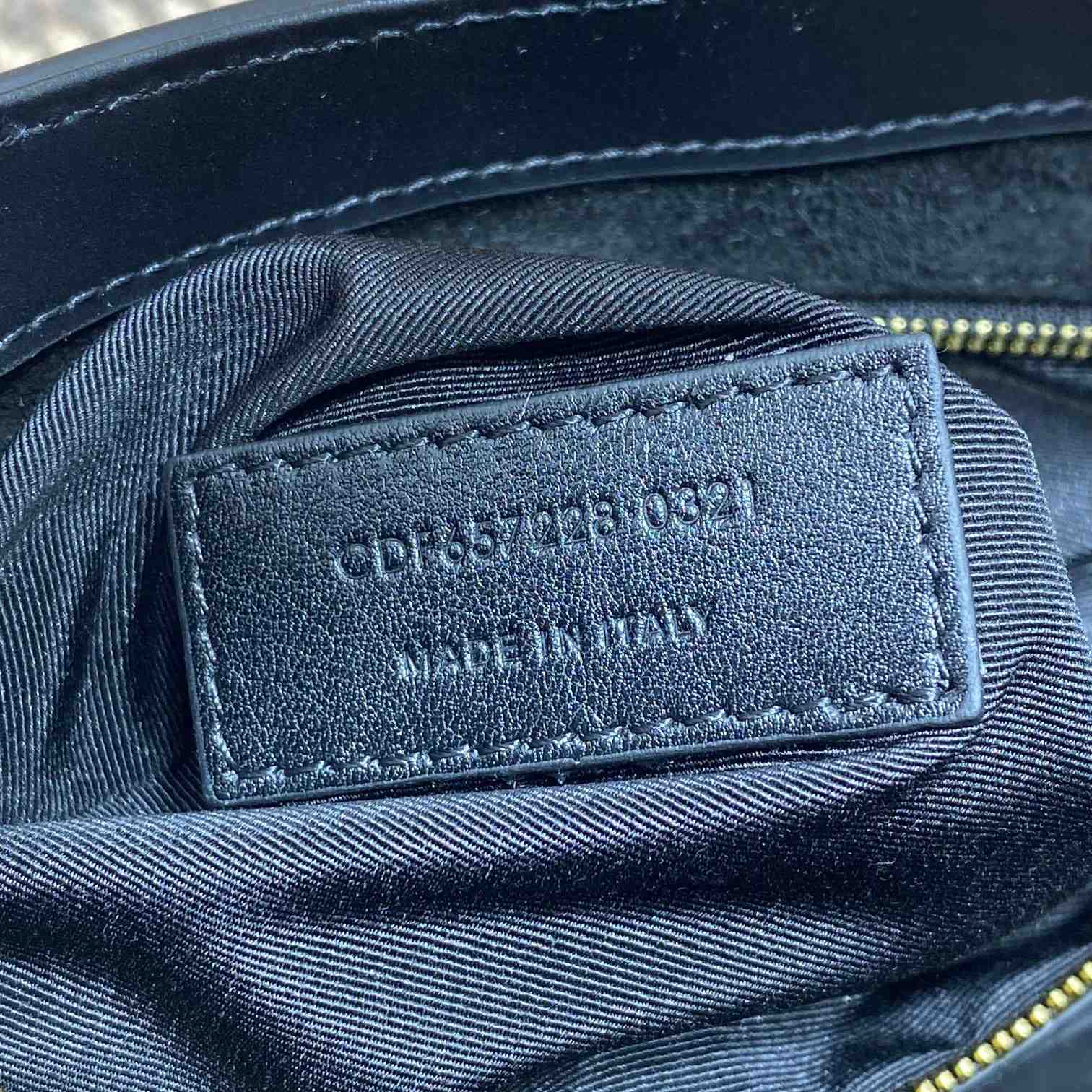 Saint Laurent Le 5 À 7 In Smooth Leather - FashionPlug