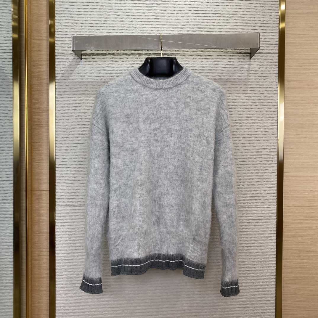 Givenchy 4G Logo Detailed Crewneck Sweater - FashionPlug