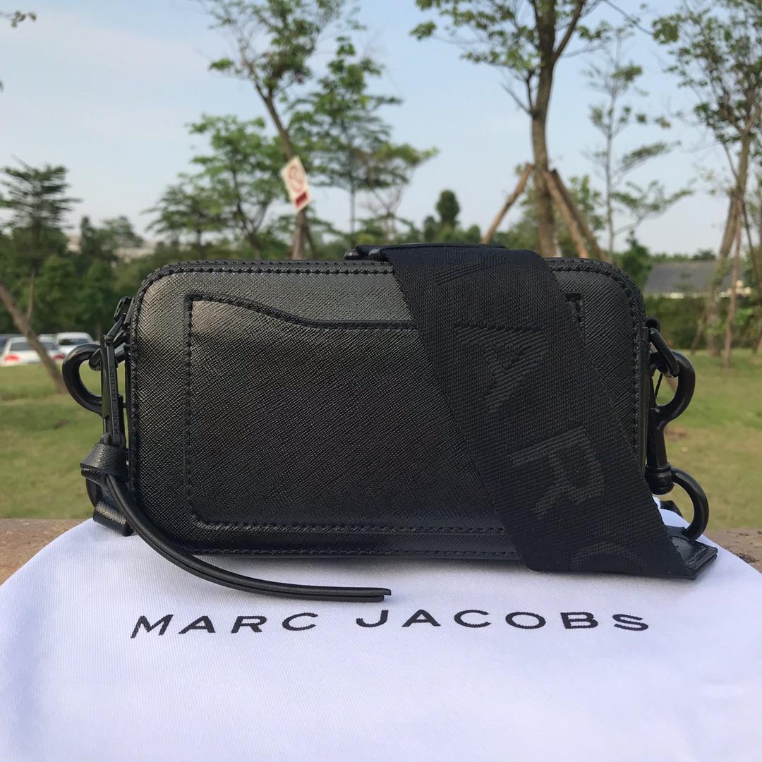 Marc Jacobs Small Camera Bag 19×6×12cm - FashionPlug
