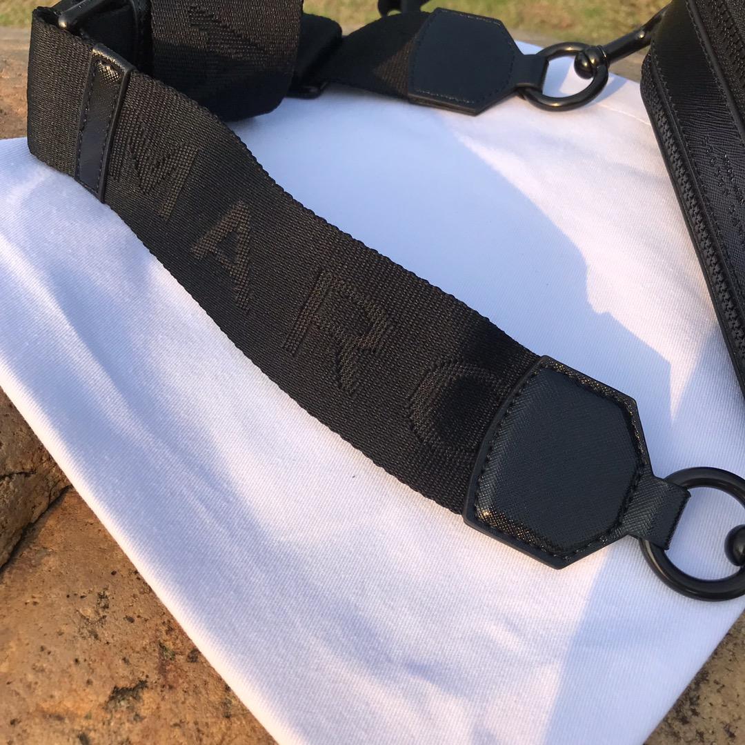 Marc Jacobs Small Camera Bag 19×6×12cm - FashionPlug