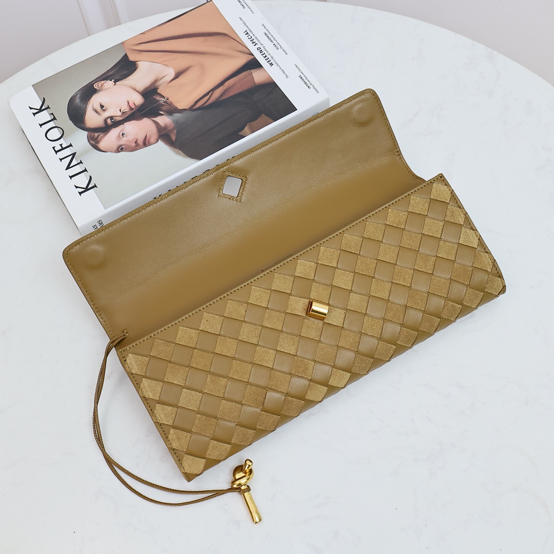 Bottega Veneta Long Clutch Andiamo With Handle - FashionPlug