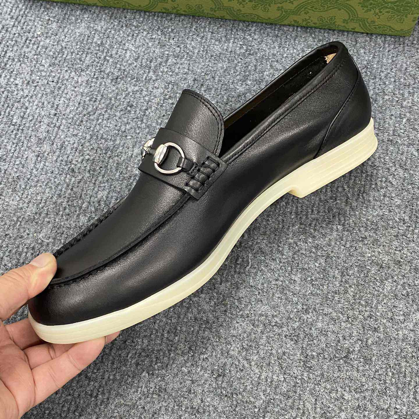 Gucci Men's Loafer With Horsebit - FashionPlug