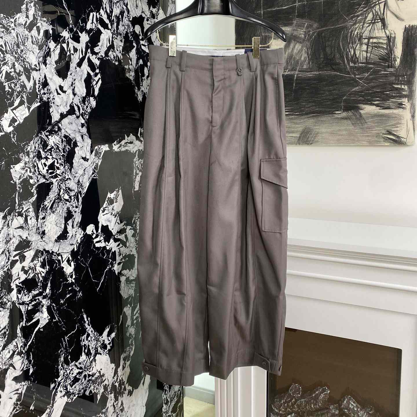 Louis Vuitton Pants - FashionPlug
