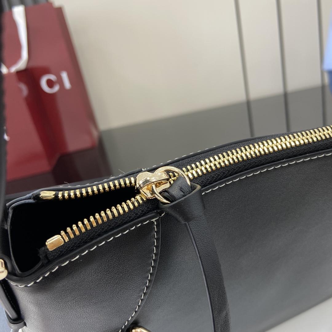 Gucci GG Emblem Medium Shoulder Bag - FashionPlug