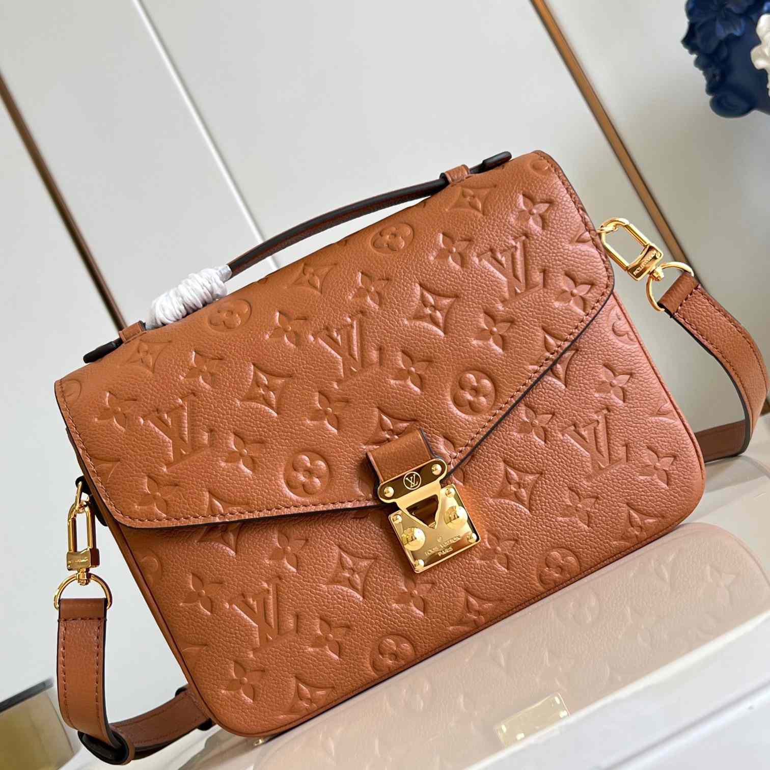 Louis Vuitton Pochette Métis  M12711 - FashionPlug