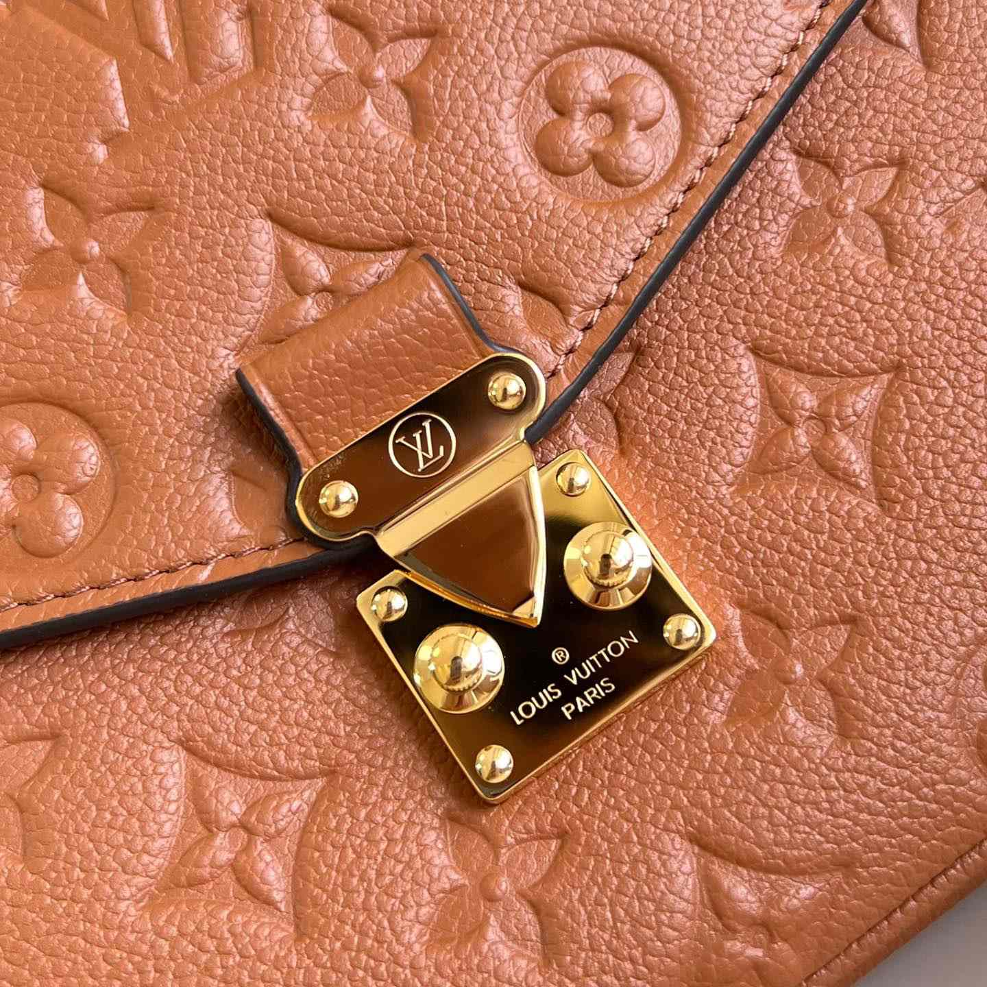 Louis Vuitton Pochette Métis  M12711 - FashionPlug