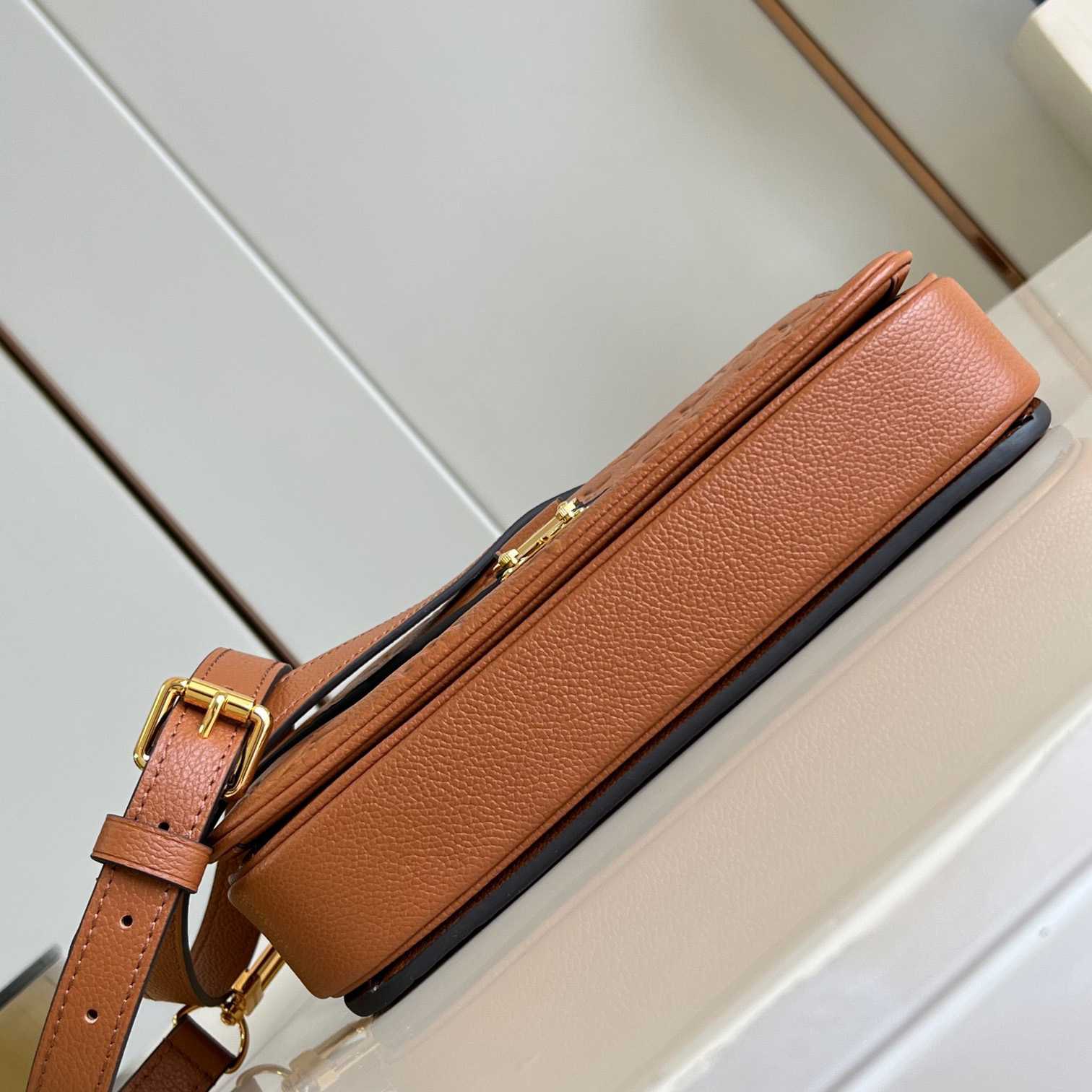 Louis Vuitton Pochette Métis  M12711 - FashionPlug