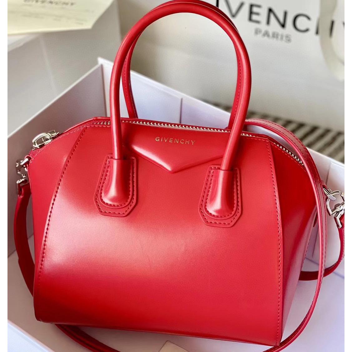Givenchy Shiny Lord Calfskin Small Antigona Bag   22*27*13cm - FashionPlug