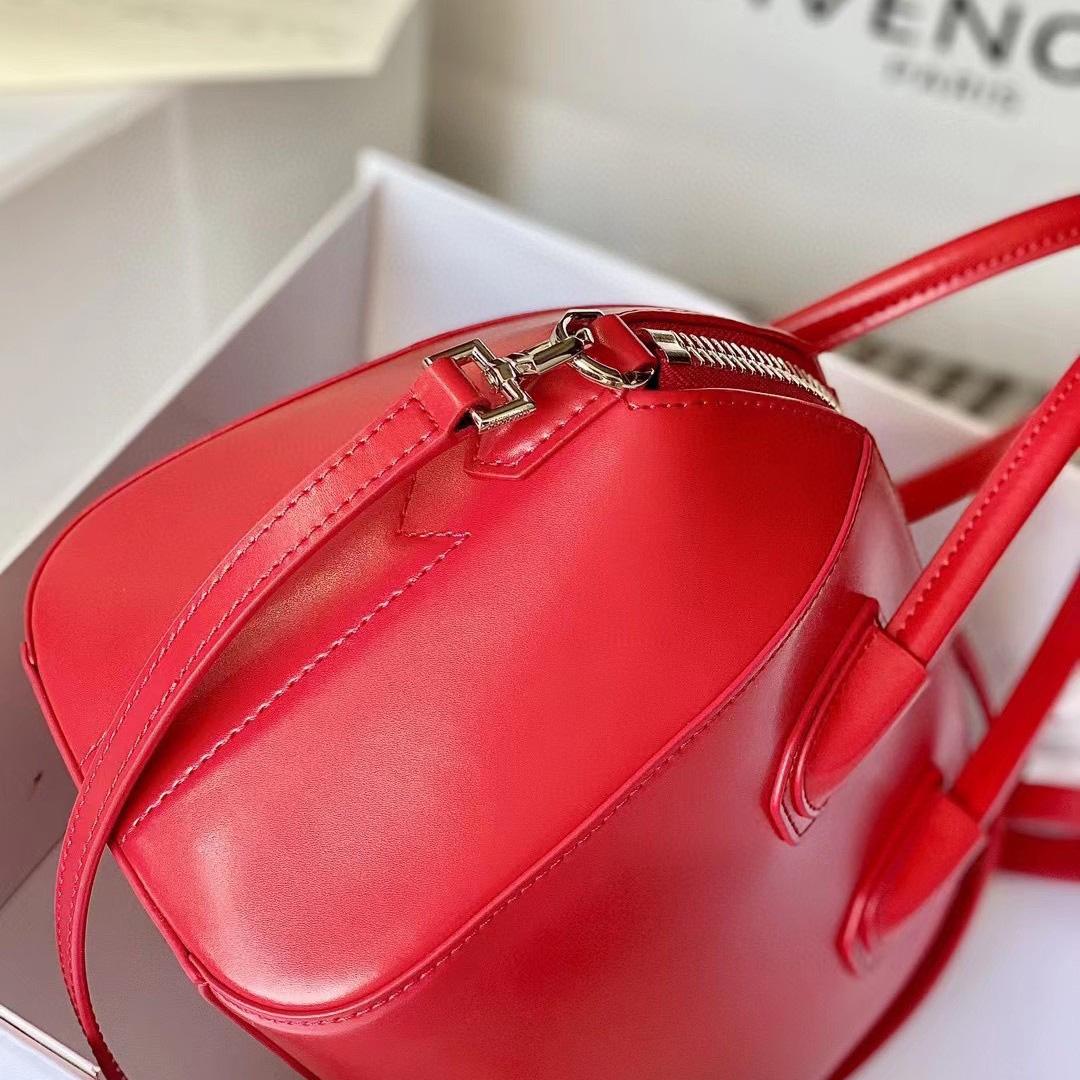 Givenchy Shiny Lord Calfskin Small Antigona Bag   22*27*13cm - FashionPlug