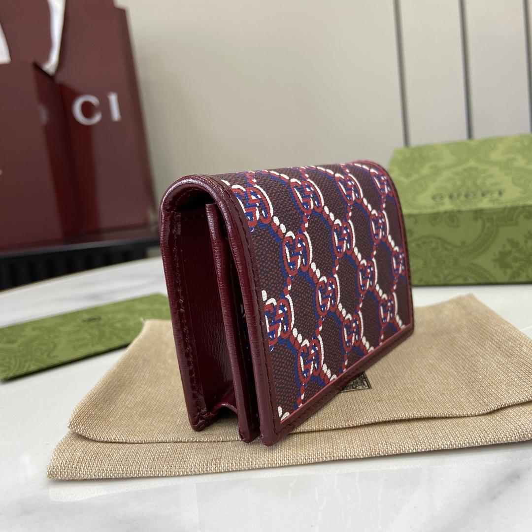 Gucci Card Case Wallet With GG Shadow - FashionPlug