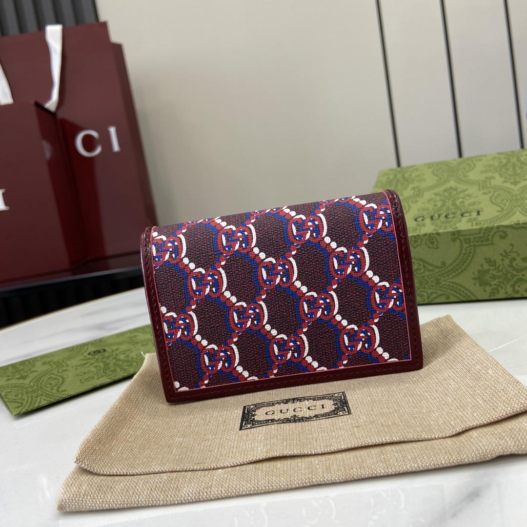 Gucci Card Case Wallet With GG Shadow - FashionPlug