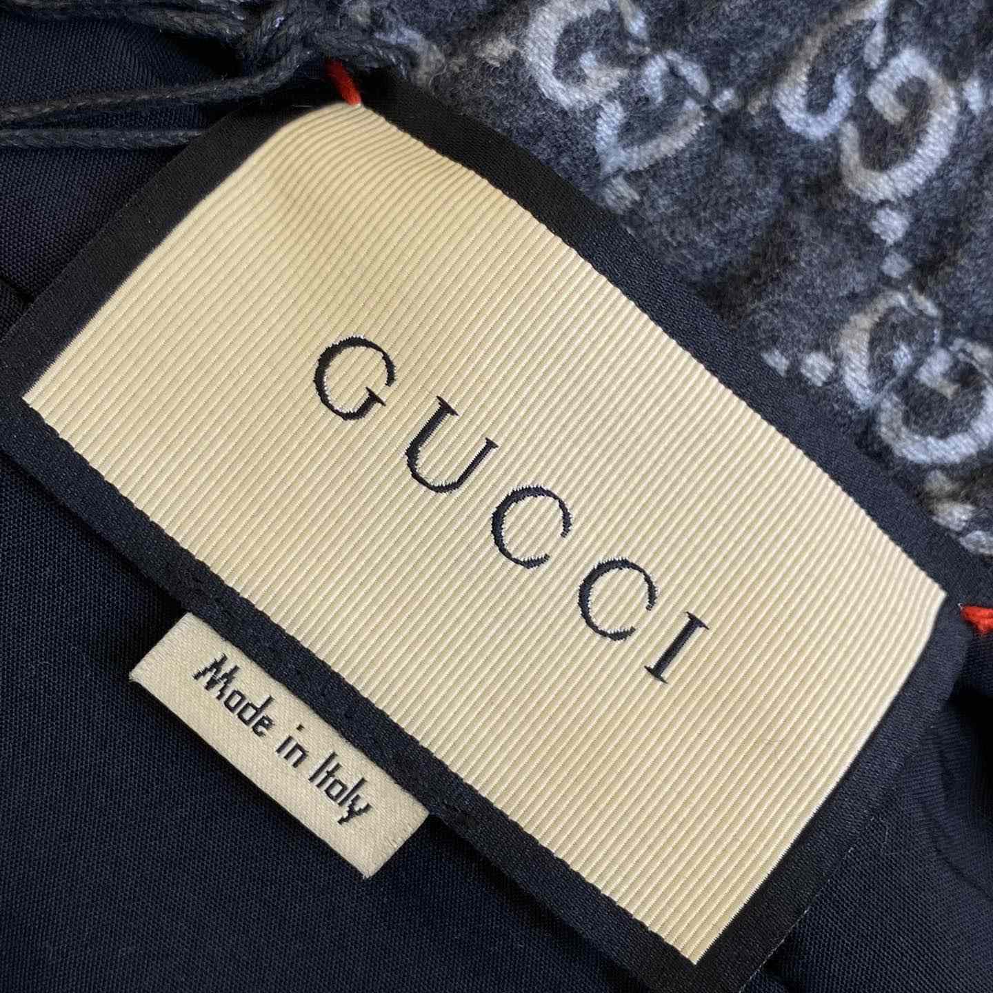 Gucci Trousers - FashionPlug