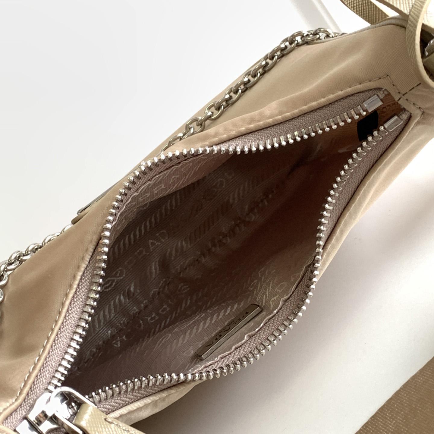 Prada Re-Edition 1995 Chaîne Re-Nylon Mini-bag - FashionPlug