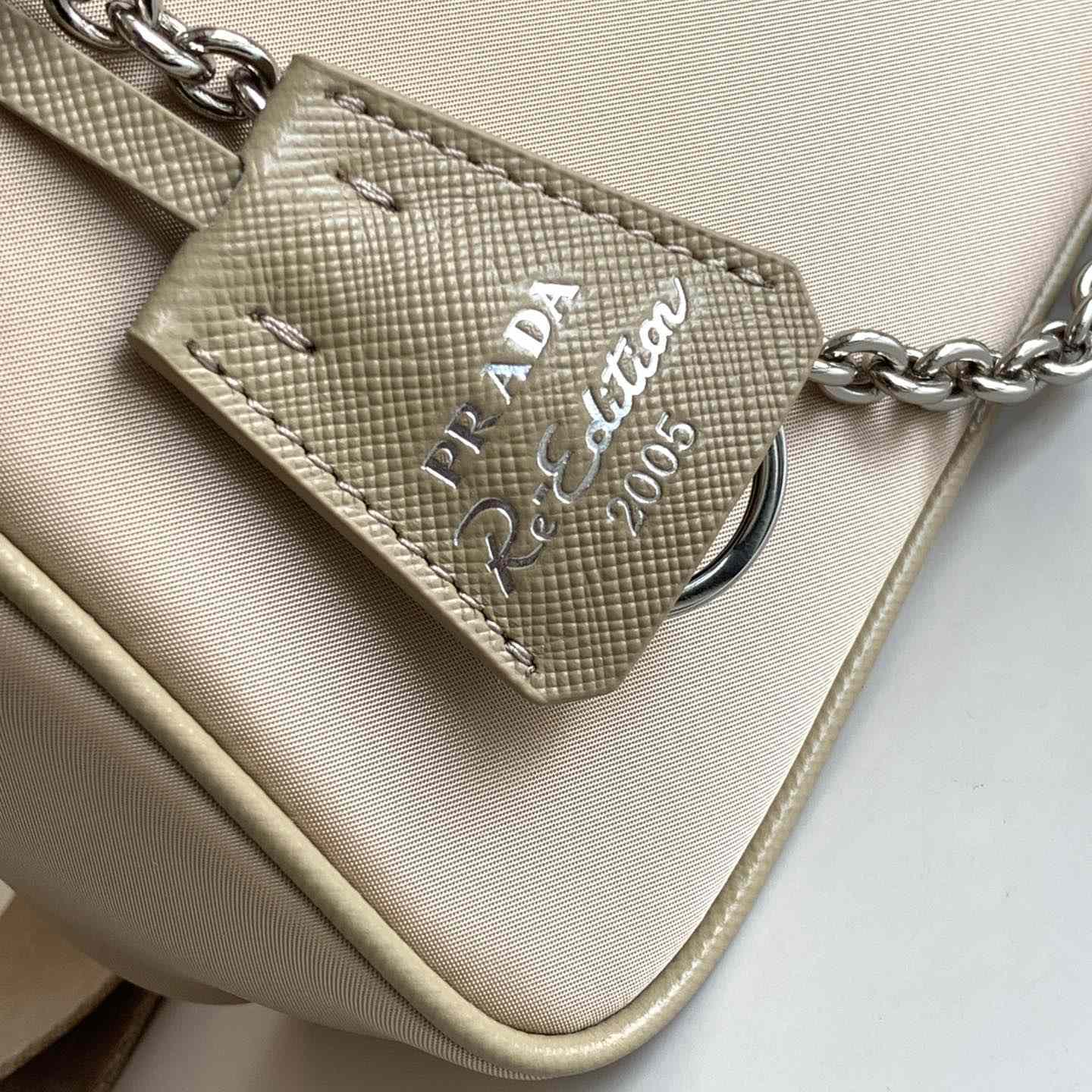 Prada Re-Edition 1995 Chaîne Re-Nylon Mini-bag - FashionPlug