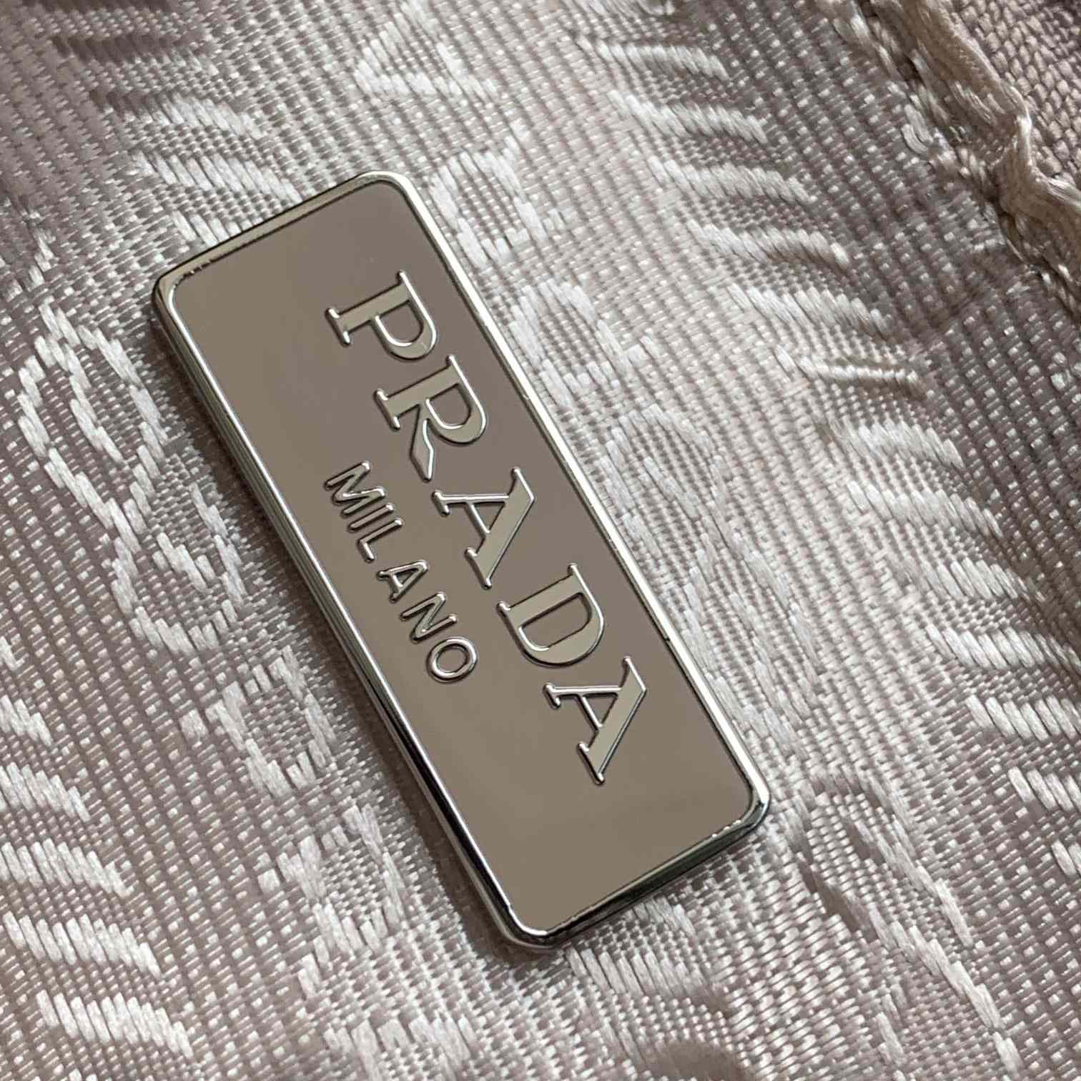 Prada Re-Edition 1995 Chaîne Re-Nylon Mini-bag - FashionPlug