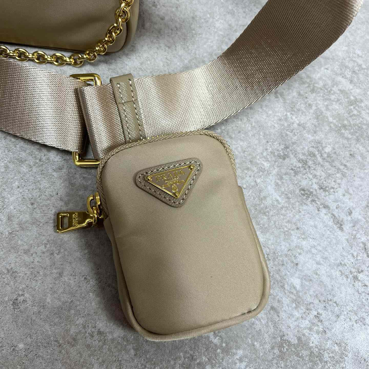 Prada Re-Edition 1995 Chaîne Re-Nylon Mini-bag - FashionPlug