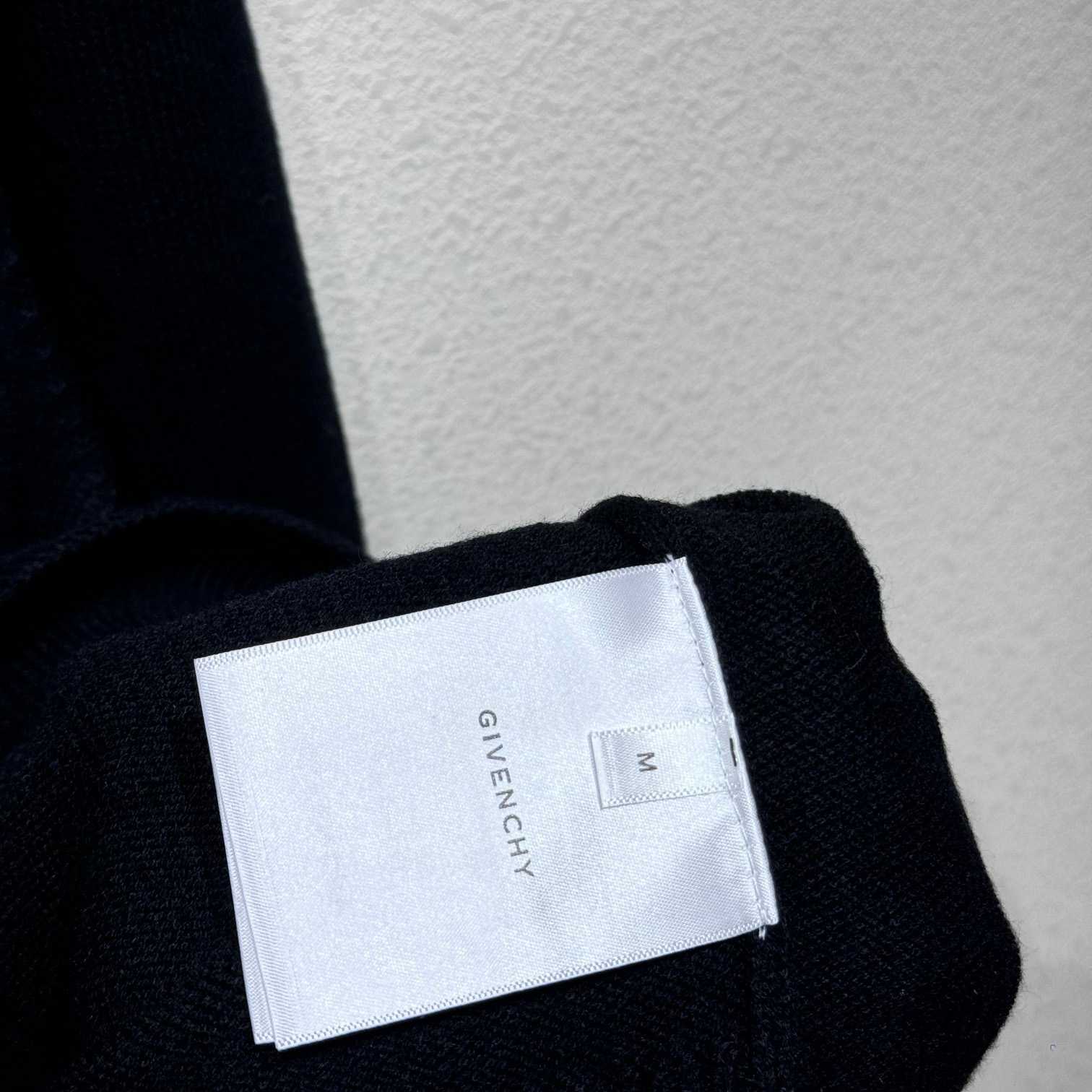 Givenchy 4G Logo Sweater - FashionPlug